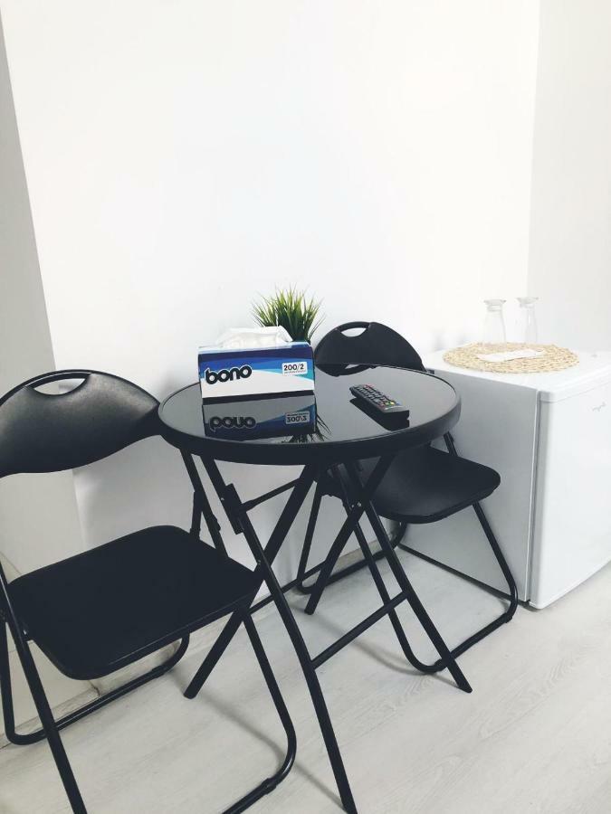 Studio Central Targu Jiu Bagian luar foto