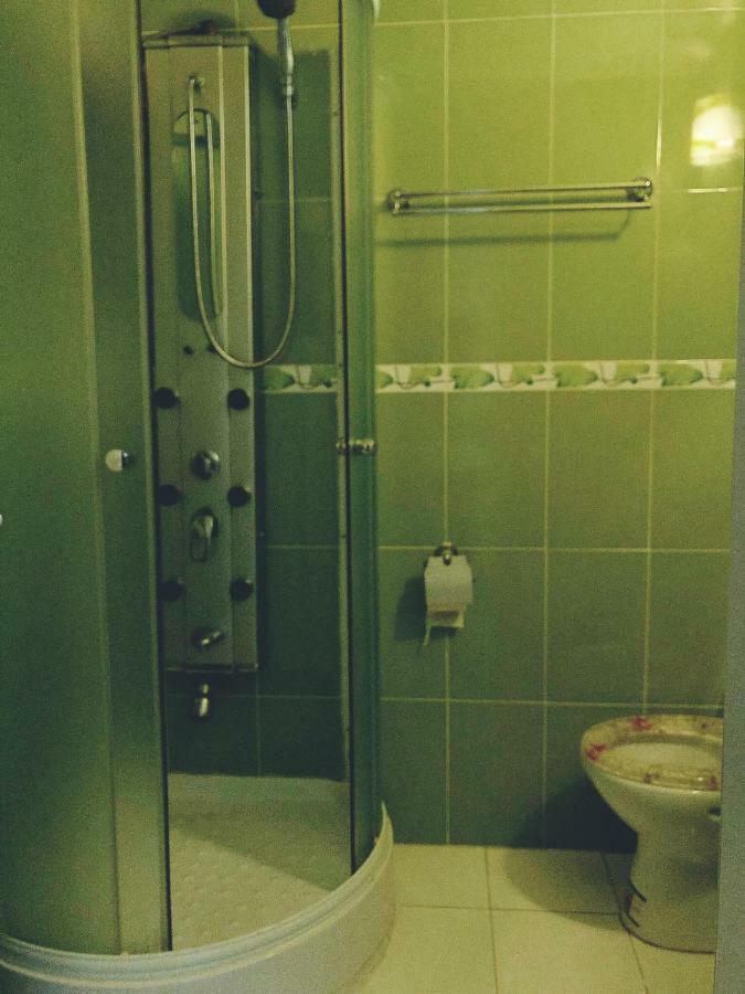 Studio Central Targu Jiu Bagian luar foto